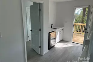 1413 Hateras Ave, Charlotte, NC 28216 - Photo 8