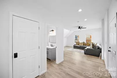 1413 Hateras Avenue, Charlotte, NC 28216 - Photo 40