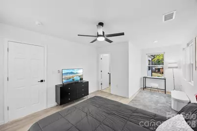 1413 Hateras Avenue, Charlotte, NC 28216 - Photo 22