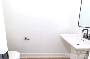 2501 Elon St, Charlotte, NC 28208 - Photo 8