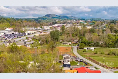 1611 Old Spartanburg Road, Hendersonville, NC 28792 - Photo 8