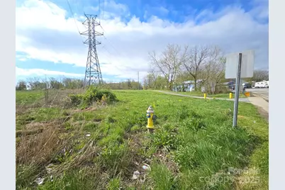 1032 7th Avenue E, Hendersonville, NC 28792 - Photo 4