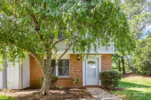 7507 Holly Grove Ct, Charlotte, NC 28227 - Photo 2