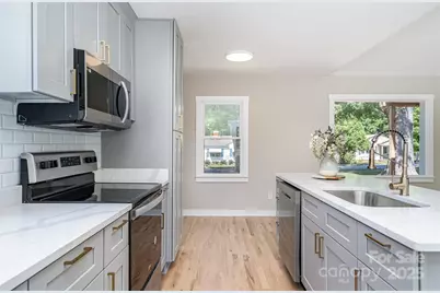 504 N Hawthorne Street, Mount Holly, NC 28120 - Photo 8