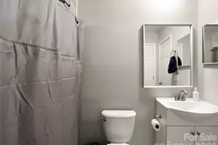 2113 Killarney Pl, Charlotte, NC 28262 - Photo 10