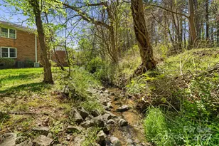 28 Capri Ln, Hendersonville, NC 28792 - Photo 30