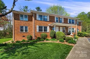 28 Capri Ln, Hendersonville, NC 28792 - Photo 2