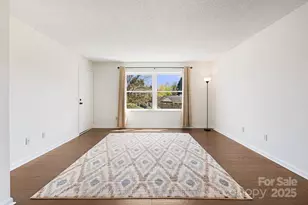 28 Capri Ln, Hendersonville, NC 28792 - Photo 10