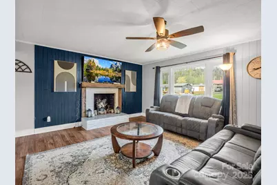 88 N Valley Street, Marion, NC 28752 - Photo 2