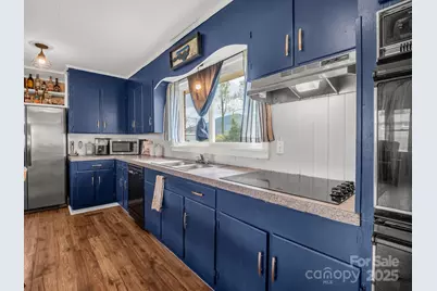 88 N Valley Street, Marion, NC 28752 - Photo 10