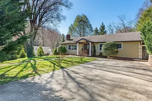 184 Aurora Dr, Asheville, NC 28805 - Photo 2