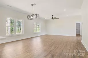 9165 Cherokee Dr, Hickory, NC 28601 - Photo 14