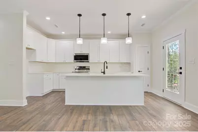 9165 Cherokee Drive, Hickory, NC 28601 - Photo 2