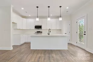 9165 Cherokee Dr, Hickory, NC 28601 - Photo 2