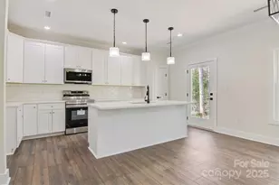 9165 Cherokee Dr, Hickory, NC 28601 - Photo 16