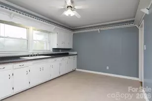 668 Riverside Dr, Lincolnton, NC 28092 - Photo 8