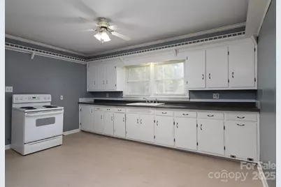 668 Riverside Drive, Lincolnton, NC 28092 - Photo 6