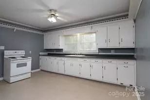 668 Riverside Dr, Lincolnton, NC 28092 - Photo 6