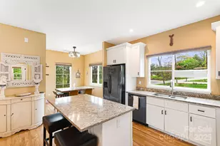 180 Moody Ave, Candler, NC 28715 - Photo 12