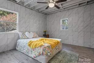 2701 Old North Sharon Amity Rd, Charlotte, NC 28205 - Photo 24