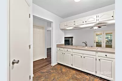 802 Parkway Vista Drive, Asheville, NC 28805 - Photo 12