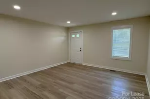 19612 Oak St, Cornelius, NC 28031 - Photo 8