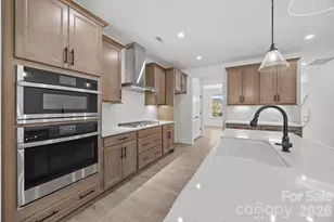 124 Canary Ln, Mooresville, NC 28115 - Photo 1