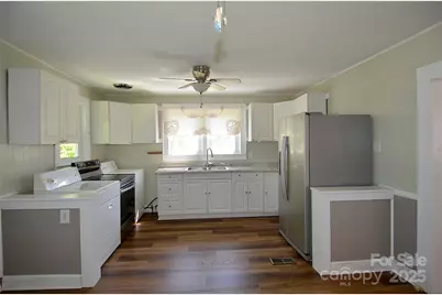 218 Church Street, Marion, NC 28752 - Photo 10