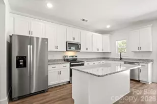 3034 Woodlands Creek Dr, Monroe, NC 28110 - Photo 6