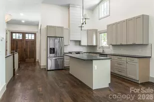 110 Unadilla Ave, Asheville, NC 28803 - Photo 2