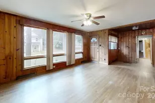 903 W Davidson Ave, Gastonia, NC 28052 - Photo 2