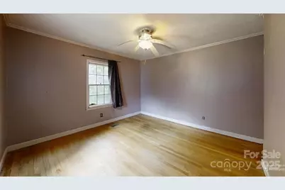 903 W Davidson Avenue, Gastonia, NC 28052 - Photo 6