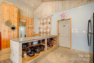 11381 State Hwy 80 N Hwy, Burnsville, NC 28714 - Photo 12