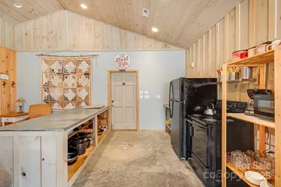 11381 State Hwy 80 N Highway, Burnsville, NC 28714 - Photo 10