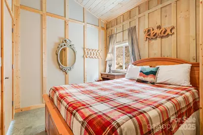 11381 State Hwy 80 N Highway, Burnsville, NC 28714 - Photo 22