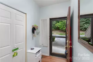 305 Piney Mountain Dr, Asheville, NC 28805 - Photo 4