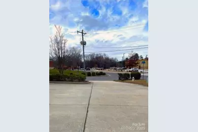 1007 Creekside Medical Drive, York, SC 29745 - Photo 4