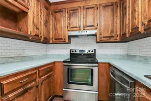 306 Oak St, York, SC 29745 - Photo 8