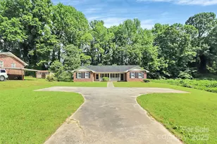 306 Oak St, York, SC 29745 - Photo 4
