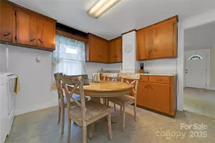 128 Summit Ave, Brevard, NC 28712 - Photo 16