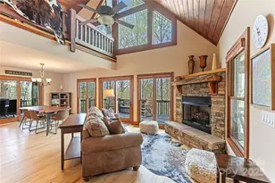 837 Peregrine Dr, Hendersonville, NC 28739 - Photo 4