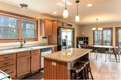 837 Peregrine Drive, Hendersonville, NC 28739 - Photo 18