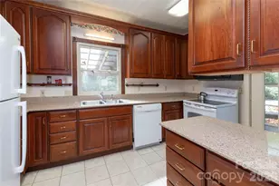 28 & 29 Spruce Chase Ln, Swannanoa, NC 28778 - Photo 38