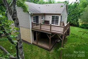 689 New Haw Creek Rd, Asheville, NC 28805 - Photo 2