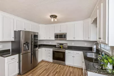 689 New Haw Creek Road, Asheville, NC 28805 - Photo 10