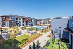 1035 Strensall Ln, Charlotte, NC 28217 - Photo 4