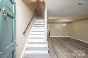 8835 Hunter Ridge Dr, Charlotte, NC 28226 - Photo 4