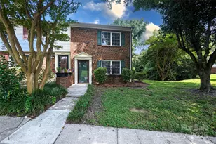 8835 Hunter Ridge Dr, Charlotte, NC 28226 - Photo 2