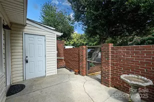 8835 Hunter Ridge Dr, Charlotte, NC 28226 - Photo 26