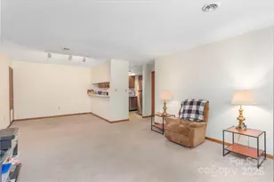 33 Ravencroft Ln, Asheville, NC 28803 - Photo 8